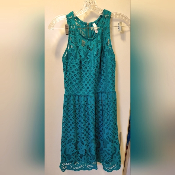 Springtime Dress - Picture 1 of 3